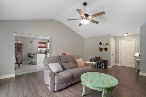 Entry Way - 403 Deer Run, Willard, MO 65781 photo 3 of 4