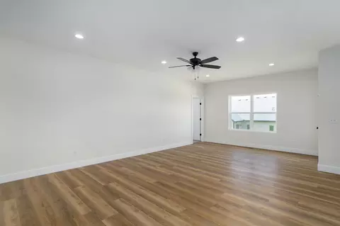 Living - 1005 W Jay St, Ozark, MO 65721 photo 1 of 4