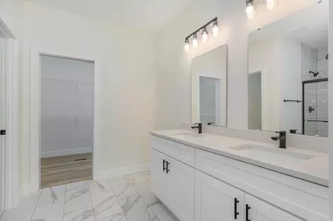 Bath - 1005 W Jay St, Ozark, MO 65721 photo 1 of 3