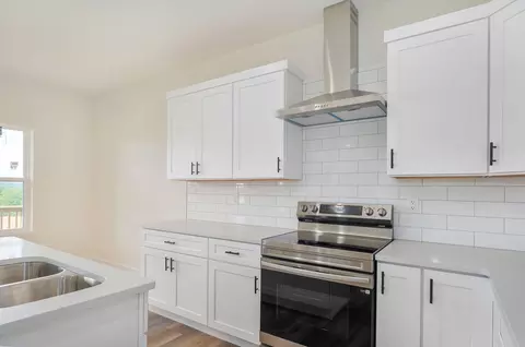 Kitchen - 1005 W Jay St, Ozark, MO 65721 photo 3 of 3