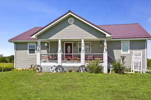 41 Magnolia Dr, Elkland, MO 65644