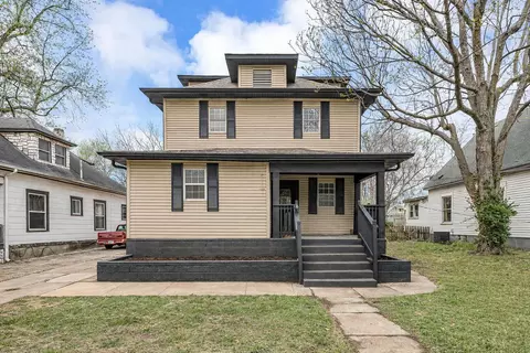 1885 N Douglas Ave, Springfield, MO 65803