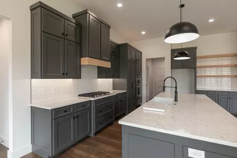 Kitchen - 1999 N Alysheba Ct, Springfield, MO 65802 photo 3 of 6