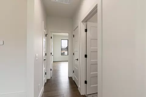Entry Way - 1999 N Alysheba Ct, Springfield, MO 65802 photo 4 of 4