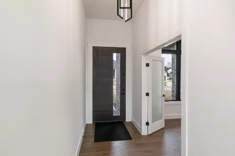 Entry Way - 5546 E Cavalcade Ln, Springfield, MO 65802 photo 2 of 3