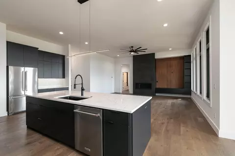 Kitchen - 5546 E Cavalcade Ln, Springfield, MO 65802 photo 4 of 7