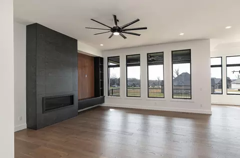 Living - 5546 E Cavalcade Ln, Springfield, MO 65802 photo 3 of 4