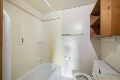 Bath - 645 S Assisi Way, Republic, MO 65738 photo 6 of 9