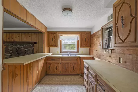 Kitchen - 645 S Assisi Way, Republic, MO 65738 photo 4 of 6