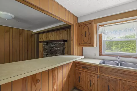 Kitchen - 645 S Assisi Way, Republic, MO 65738 photo 5 of 6