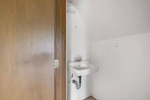 Bath - 645 S Assisi Way, Republic, MO 65738 photo 7 of 9