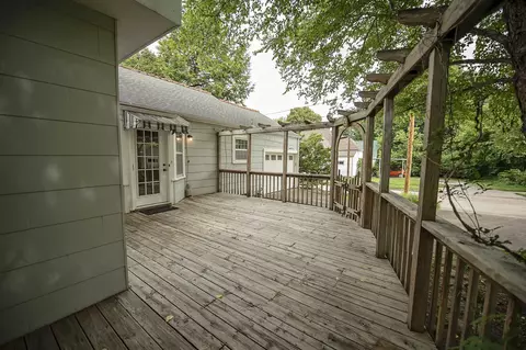 Exterior - 800 S Delaware Ave, Springfield, MO 65802 photo 3 of 10