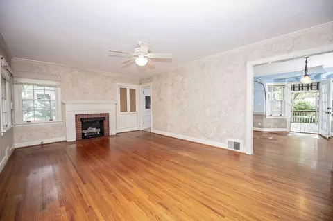 Living - 800 S Delaware Ave, Springfield, MO 65802 photo 3 of 4
