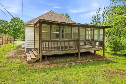 Exterior - 2751 W Walnut St, Springfield, MO 65802 photo 6 of 7
