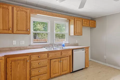 Kitchen - 2751 W Walnut St, Springfield, MO 65802 photo 3 of 3