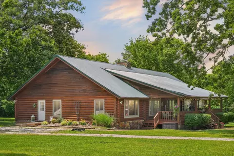 511 E 375th Rd, Dunnegan, MO 65640