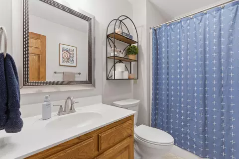 Bath - 4661 S Warren Ave, Springfield, MO 65810 photo 1 of 3