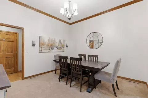 Dining - 4661 S Warren Ave, Springfield, MO 65810 photo 2 of 4