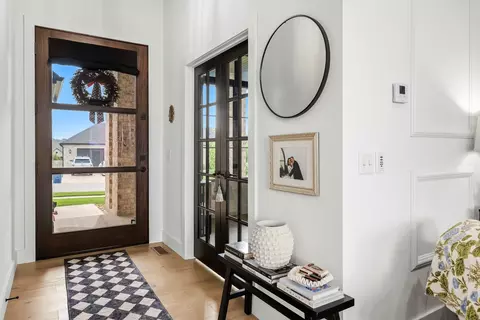 Entry Way - 1523 N Meadowood Ave, Springfield, MO 65802 photo 1 of 2
