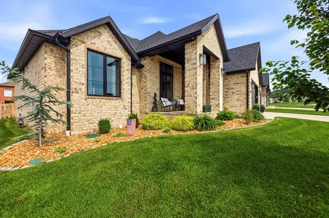 Exterior - 1523 N Meadowood Ave, Springfield, MO 65802 photo 2 of 7