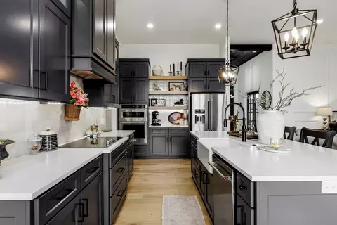 Kitchen - 1523 N Meadowood Ave, Springfield, MO 65802 photo 1 of 5