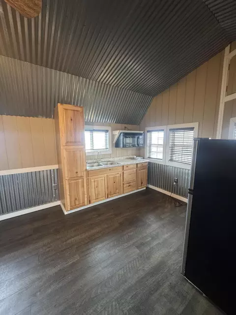 Kitchen - 19370 Urchin Dr, Stella, MO 64867 photo 1 of 2