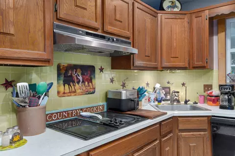 Kitchen - 924 Plank School Rd, Marshfield, MO 65706 photo 2 of 2