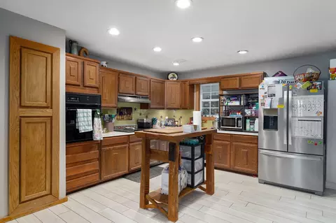 Kitchen - 924 Plank School Rd, Marshfield, MO 65706 photo 1 of 2