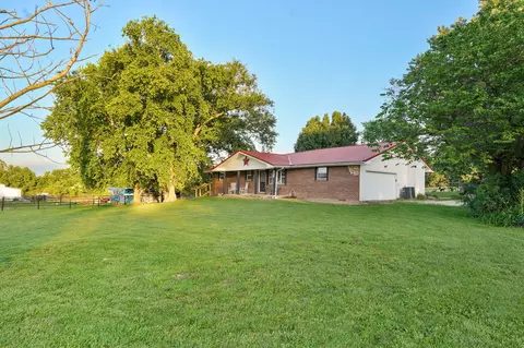 Exterior - 924 Plank School Rd, Marshfield, MO 65706 photo 6 of 8