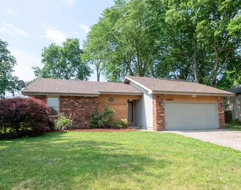 3262 W Roxbury St, Springfield, MO 65807