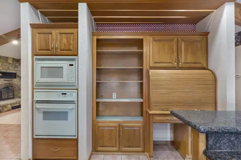 Kitchen - 1908 Center Rd, Ozark, MO 65721 photo 4 of 6