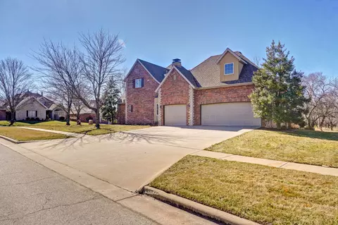 Exterior - 4847 S Clay Ct, Springfield, MO 65810 photo 3 of 11