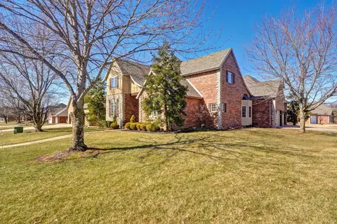 Exterior - 4847 S Clay Ct, Springfield, MO 65810 photo 4 of 11