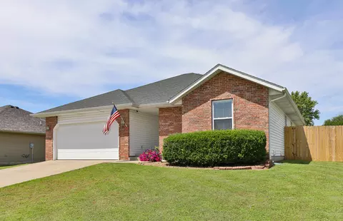 511 S Elgin Ave, Bolivar, MO 65613