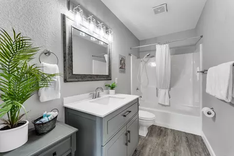 Bath - 2700 Green Mountain Dr #5, Branson, MO 65616 photo 3 of 3