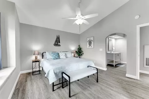 Bedroom - 2700 Green Mountain Dr #5, Branson, MO 65616 photo 2 of 5