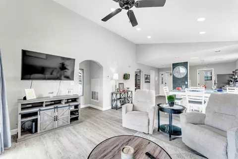 Living - 2700 Green Mountain Dr #5, Branson, MO 65616 photo 3 of 4