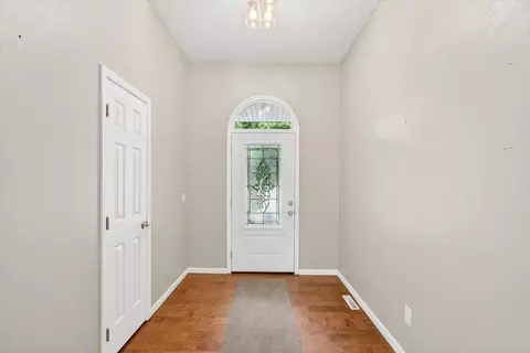 Entry Way - 1002 E Nottingham Ln, Springfield, MO 65810 photo 2 of 2
