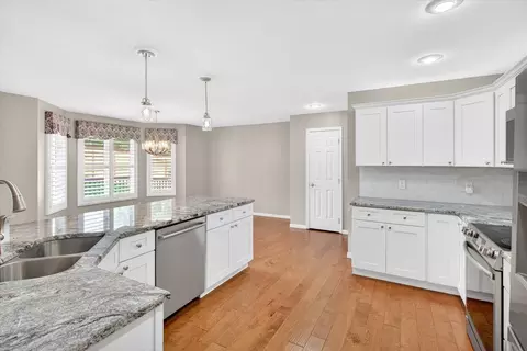 Kitchen - 1002 E Nottingham Ln, Springfield, MO 65810 photo 3 of 3