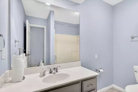 Bath - 1002 E Nottingham Ln, Springfield, MO 65810 photo 3 of 3