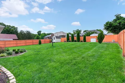 Exterior - 1002 E Nottingham Ln, Springfield, MO 65810 photo 9 of 23