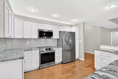Kitchen - 1002 E Nottingham Ln, Springfield, MO 65810 photo 1 of 3