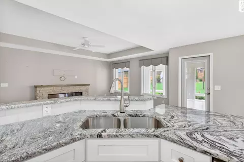 Kitchen - 1002 E Nottingham Ln, Springfield, MO 65810 photo 2 of 3