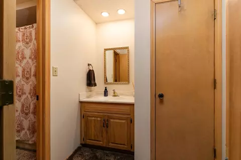 Bath - 4845 S Ash Ave, Springfield, MO 65804 photo 5 of 5