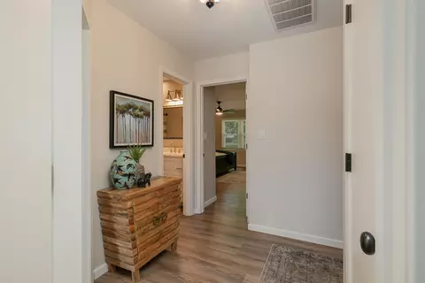 Entry Way - 4845 S Ash Ave, Springfield, MO 65804 photo 7 of 8