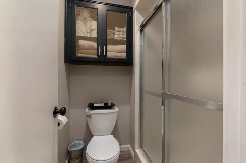Bath - 4845 S Ash Ave, Springfield, MO 65804 photo 3 of 5