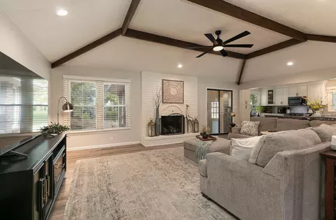 Living - 4845 S Ash Ave, Springfield, MO 65804 photo 1 of 4
