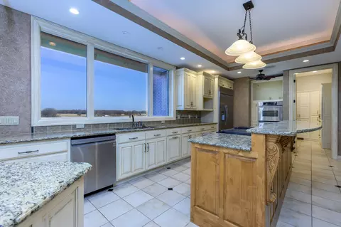 Kitchen - 20478 Lawrence 2180, Aurora, MO 65605 photo 1 of 3