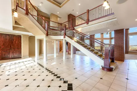 Entry Way - 20478 Lawrence 2180, Aurora, MO 65605 photo 2 of 8