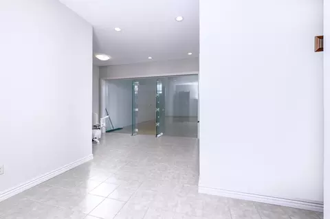 Entry Way - 20478 Lawrence 2180, Aurora, MO 65605 photo 5 of 8